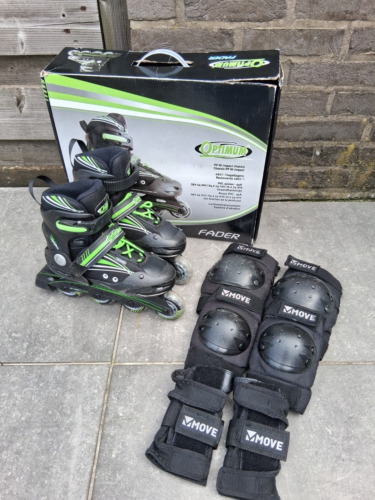 Inlineskates maat 32-35 + beschermers, Sports & Fitness, Patins à roulettes alignées, Enlèvement