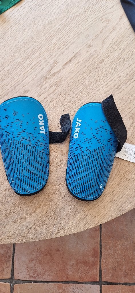 Scheenbeschermers Jako zonder sok. Medium. Blauw, Sport en Fitness, Voetbal, Maat M, Ophalen of Verzenden, Gebruikt, Overige typen
