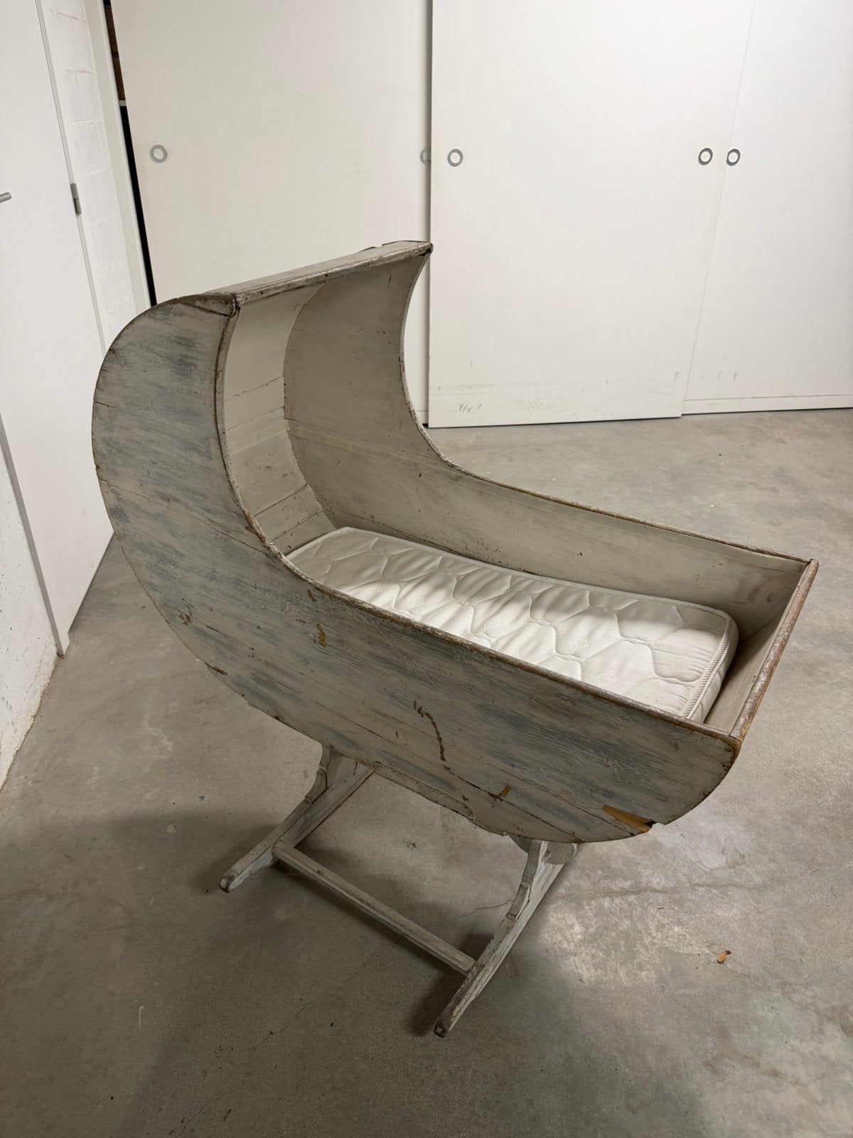 Berceau bébé, antiquité scandinave, Enlèvement
