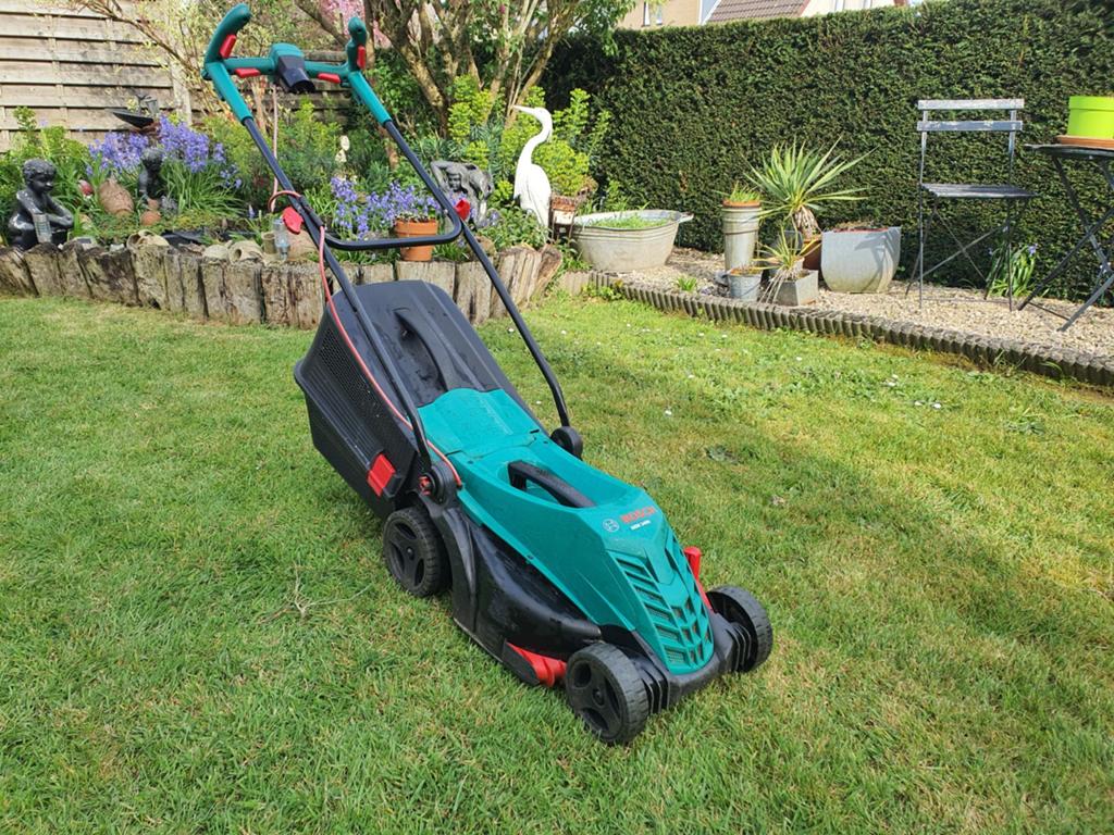 Bosh ARM3400 1300w elek, Tuin en Terras, Grasmaaiers, Ophalen, Elektrische grasmaaier