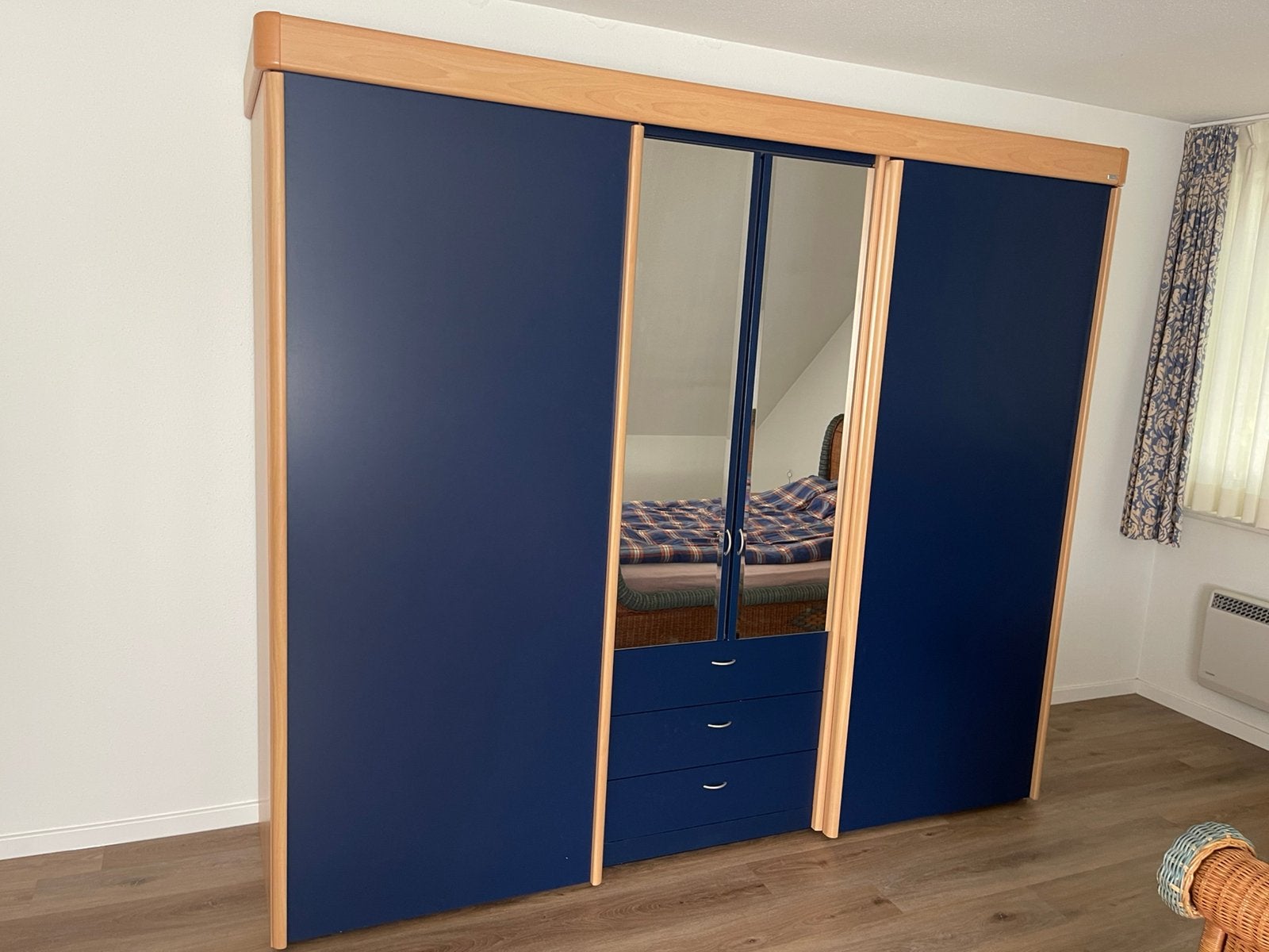 Armoire Norma avec portes coulissantes, miroir et tiroirs, 200 cm ou plus, Comme neuf, Enlèvement, 200 cm ou plus