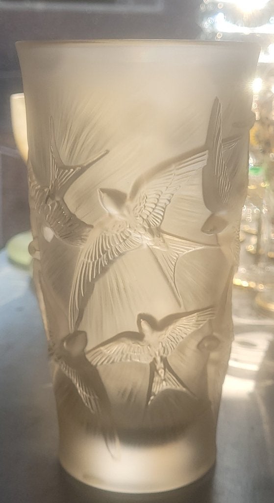 Vase lalique  modéle (hirondelle), Antiek en Kunst, Ophalen