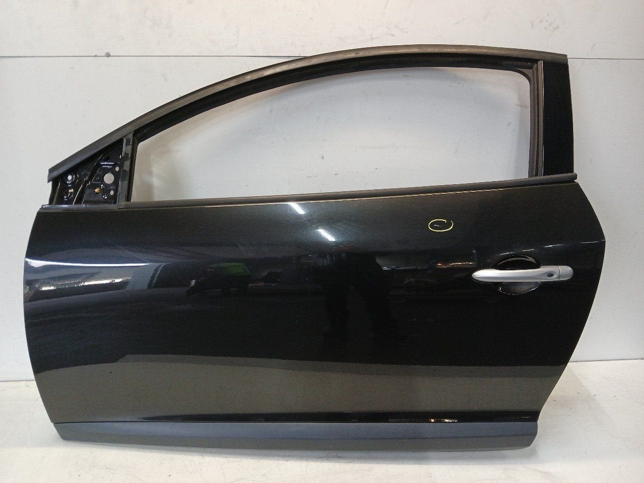 Portier links voor Renault Mégane, Onderdelen@venauto.nl, Van der Ven Autorecycling B.V., Gebruikt, Ettenseweg 76, 4706 PB Roosendaal, The Netherlands
