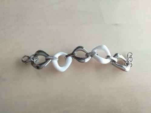 Victoria zilverkleurige armband met wit ongedragen, Ophalen of Verzenden, Nieuw, Wit, Zilver