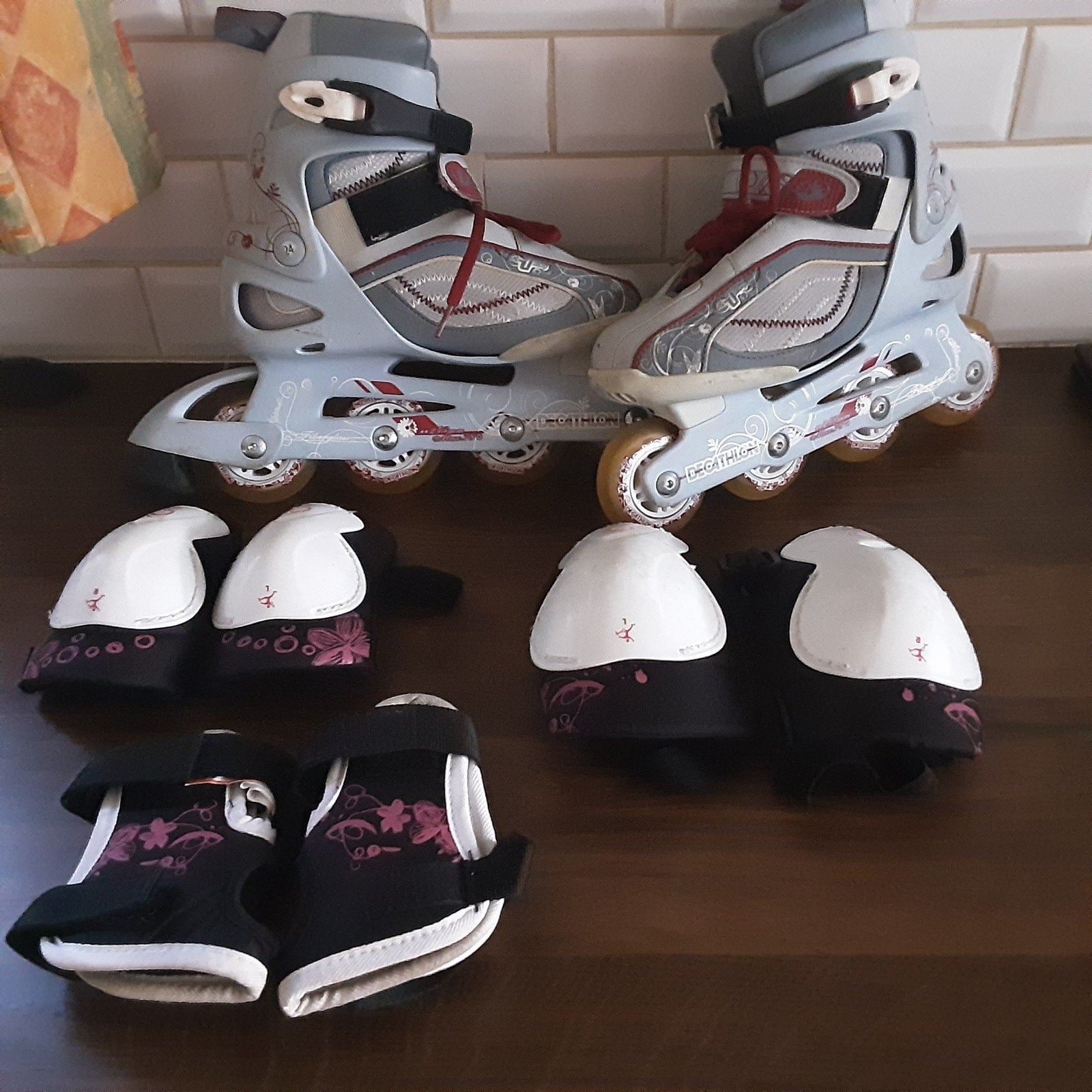 Skeelers maat 38met bescherming
Met knie elleboog beschermin, Sport en Fitness, Ophalen of Verzenden, Gebruikt, Bescherming
