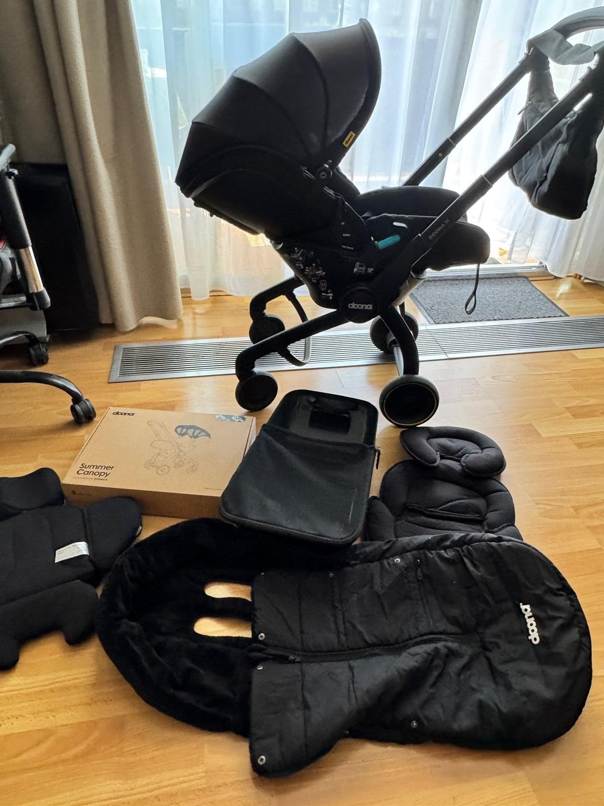 Doona X et full accessoires, Autres marques, Enlèvement ou Envoi, Avec siège auto, Comme neuf