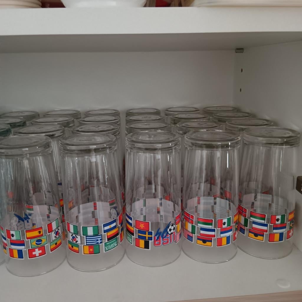 20 limonadeglazen, Ophalen