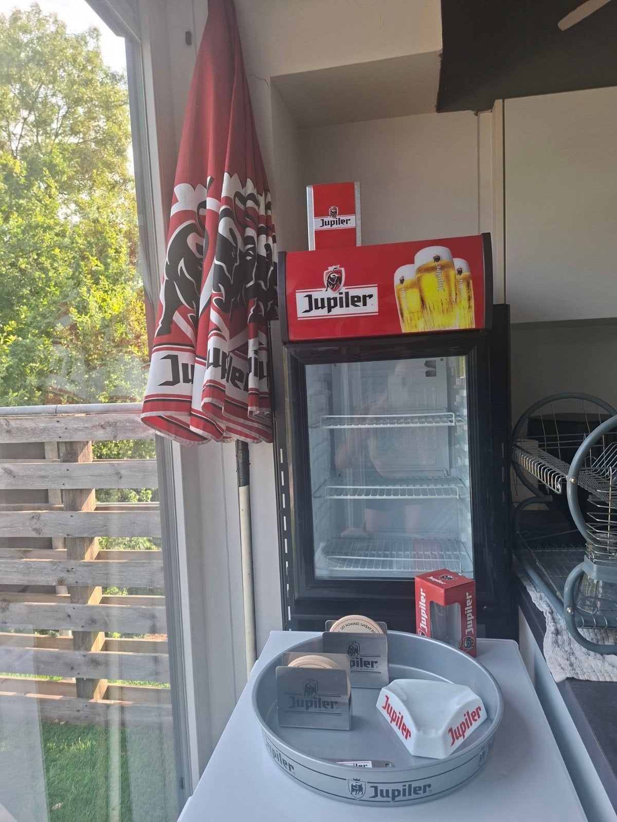 frigo + atributen jupiler, Ophalen