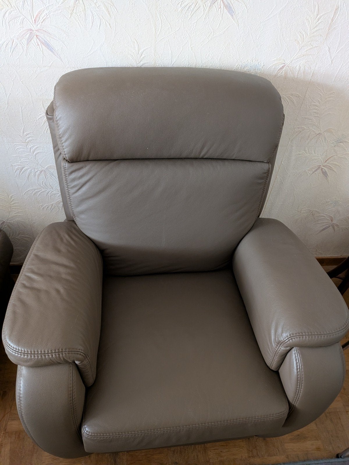 lederen fauteuil met poef., Ophalen, Zo goed als nieuw, Leer, Modern