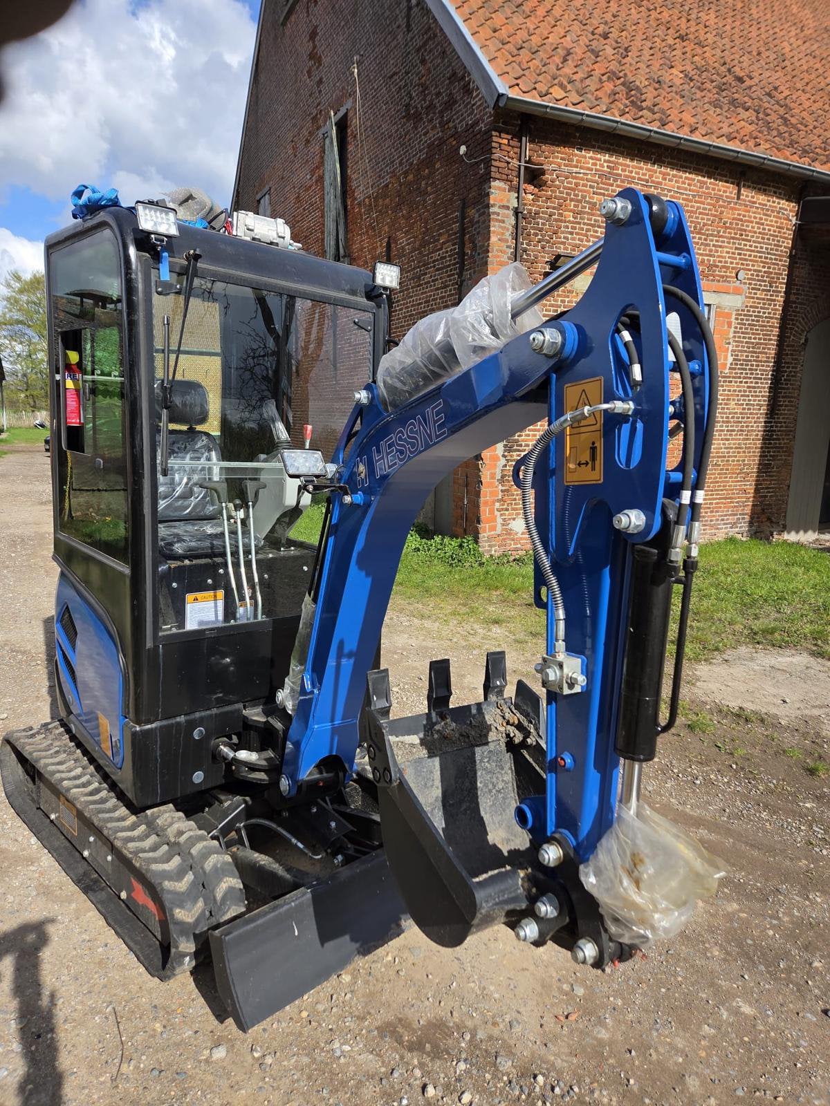 Min Excavator 2.2 Ton Airconditioning, Articles professionnels, Machines & Construction | Grues & Excavatrices, Enlèvement ou Envoi