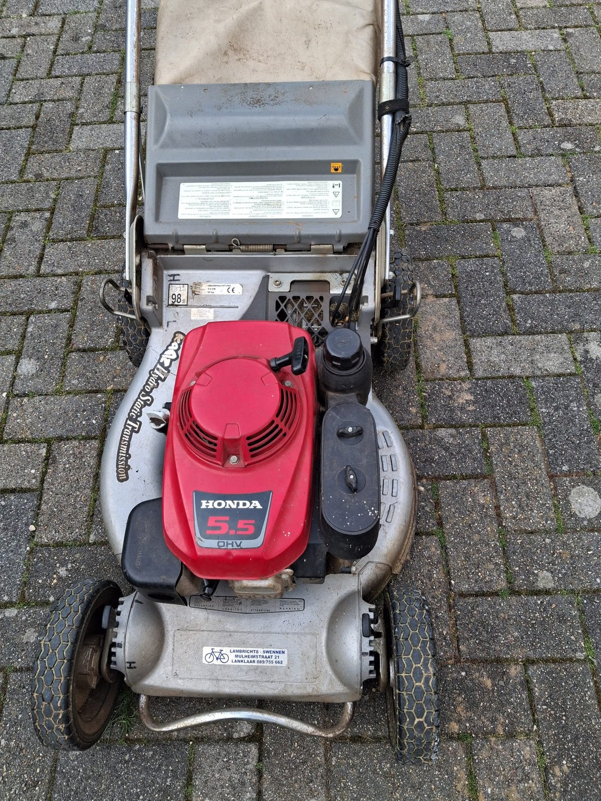 Honda grasmachine 5.5 pk zelftrekker met meskoppeling, Enlèvement, Comme neuf