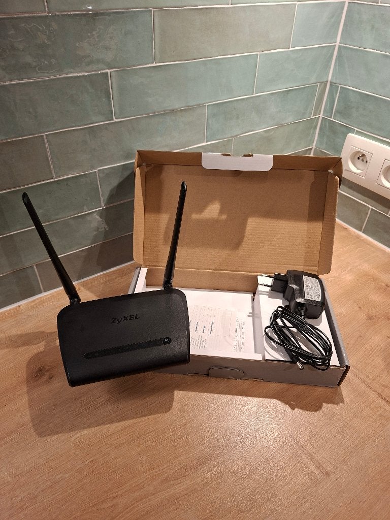 ZyXEL NBG6515, Computers en Software, Ophalen of Verzenden, Zo goed als nieuw, Router, Zyxel