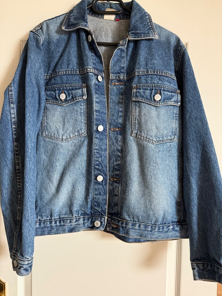 Jeansvest nooit gedragen, Kleding | Dames, Ophalen of Verzenden, Zo goed als nieuw, Maat 38/40 (M)