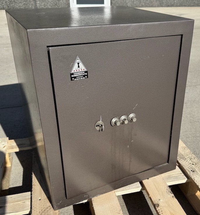 Kluis met 3 vergrendelpunten 50 x 50 x 58.5 (H) cm, Huis en Inrichting, Ophalen, Gebruikt, Brandkast