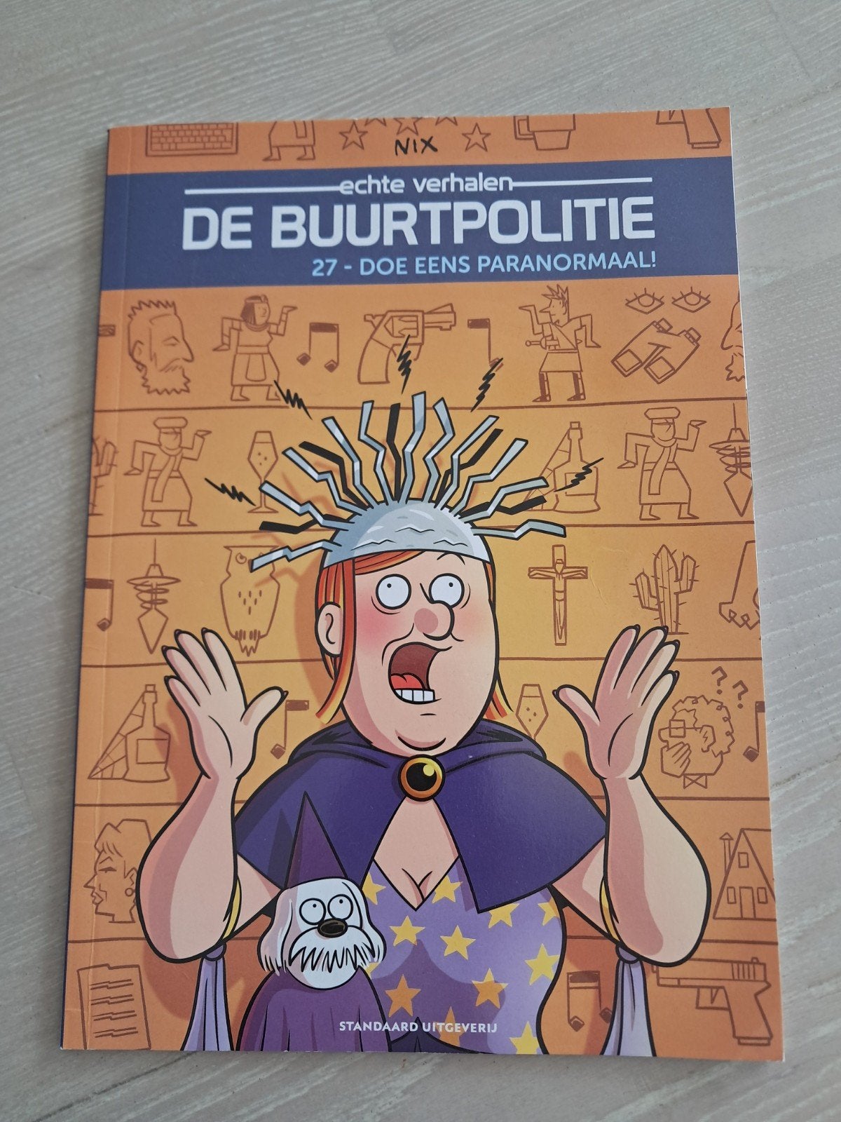 de buurtpolitie- Doe eens paranormaal!, Boeken, Eén stripboek, Ophalen of Verzenden, Zo goed als nieuw, Nix