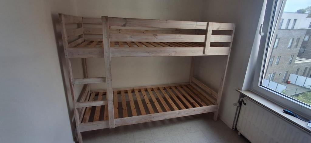 Lit superposé MYDAL IKEA à La hulpe, Enlèvement