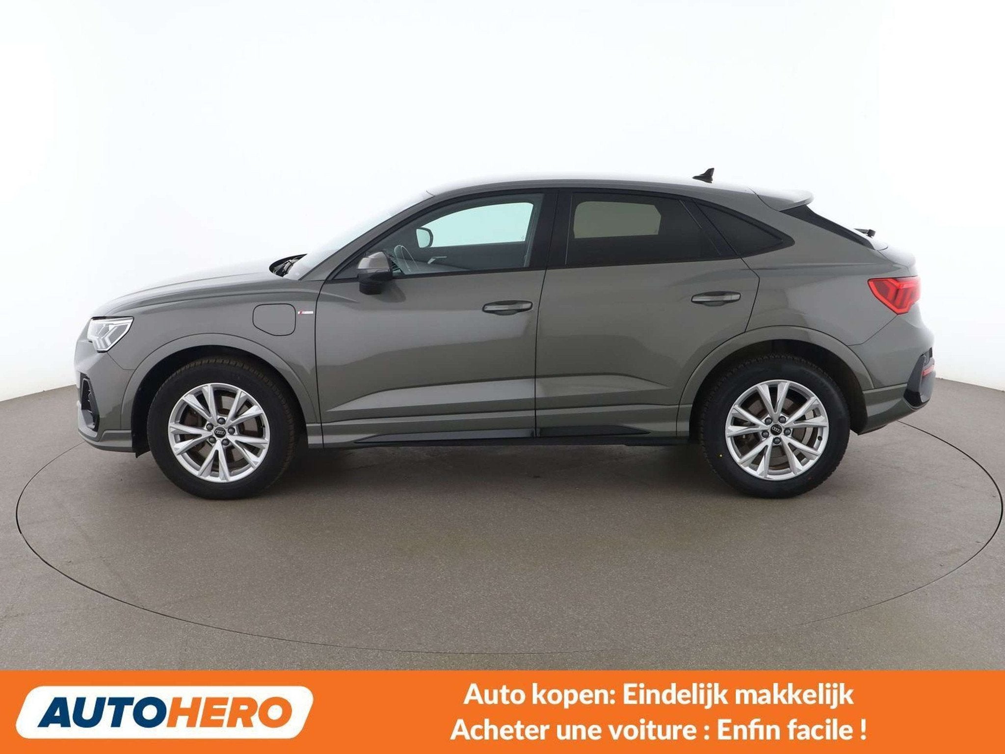 Audi Q3 45 TFSIe S line (année de construction 2023), Autos, 1395 cm³, Euro 6, Noir, 5 portes