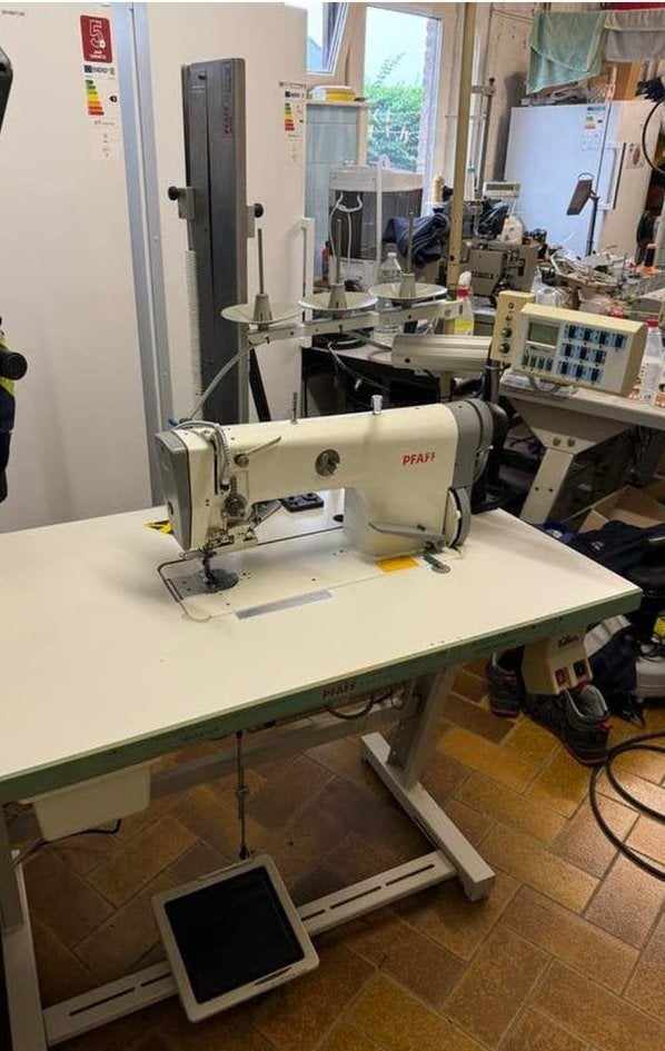 Pfaff 951 met Eisenkolb Microflex haak innaaier, Ophalen, Naaimachine, Industrieel, Gebruikt