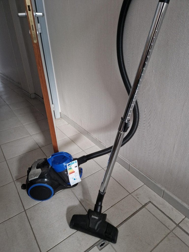 aspirateur Domo D01012S, Electroménager, Réservoir, Comme neuf, Enlèvement, Moins de 1 200 watts