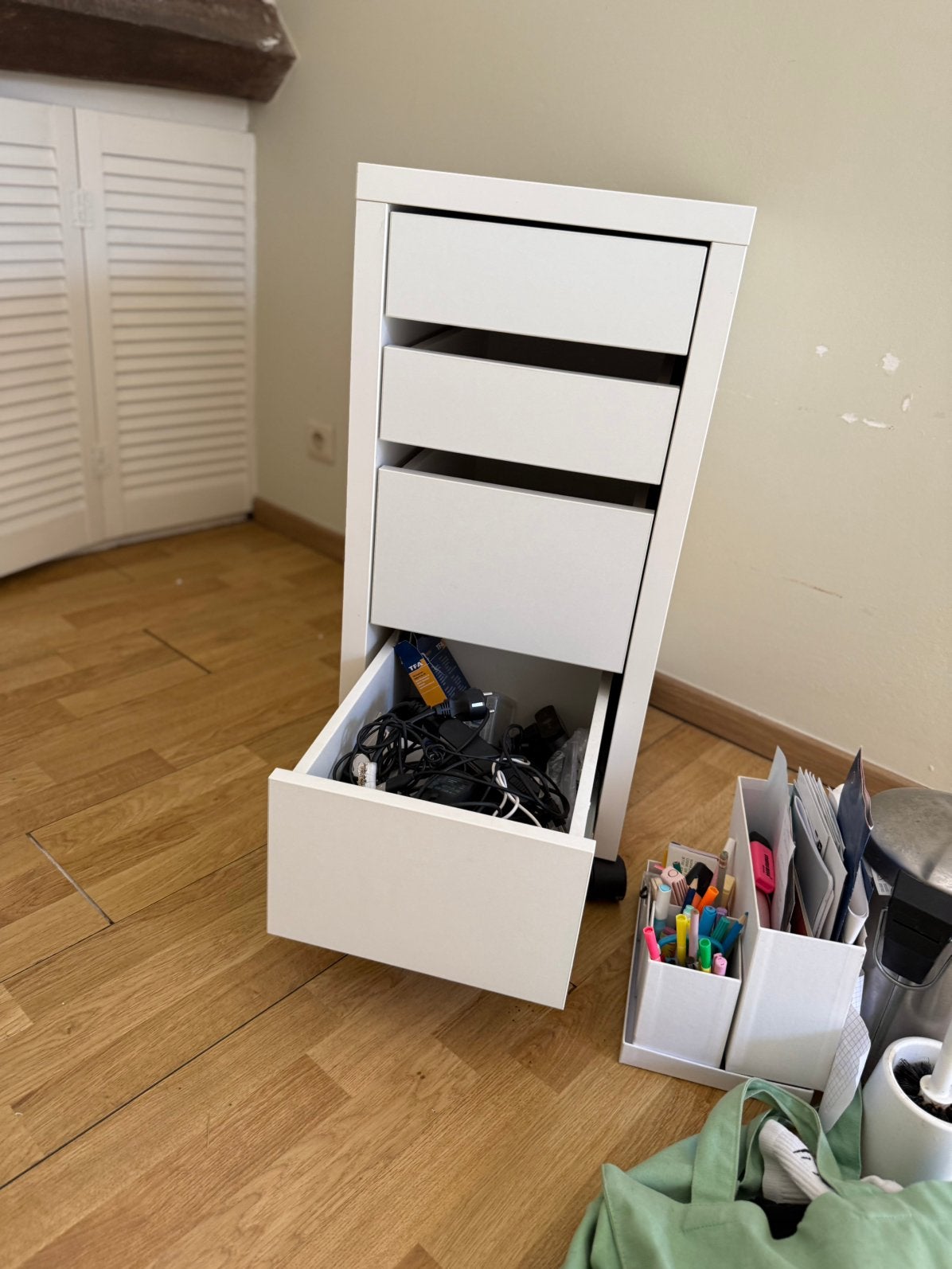 Bireau kastje ikea, Huis en Inrichting, Kasten | Schoenenkasten, Ophalen, Zo goed als nieuw