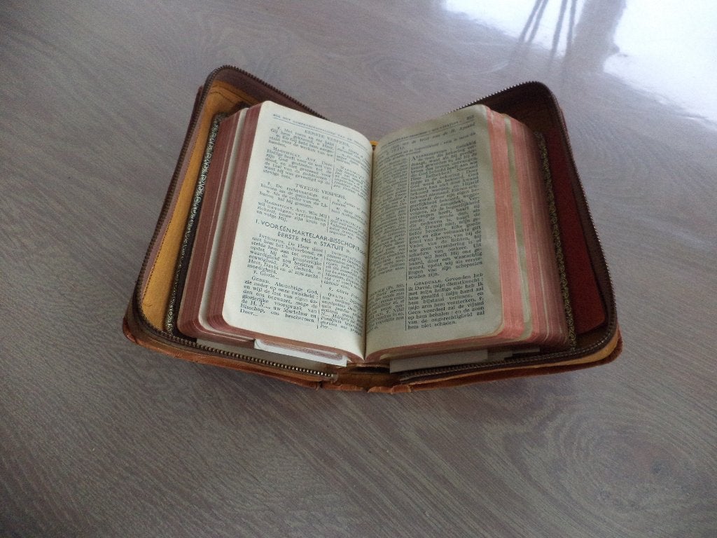kerkboek in lederen etui, Antiek en Kunst, Ophalen of Verzenden