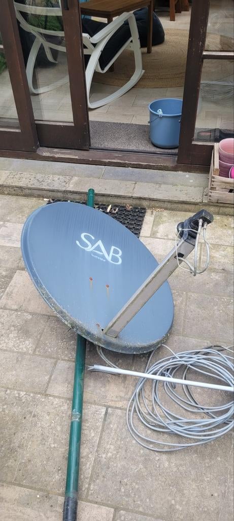 Antenneschotel satelliet tv, Ophalen