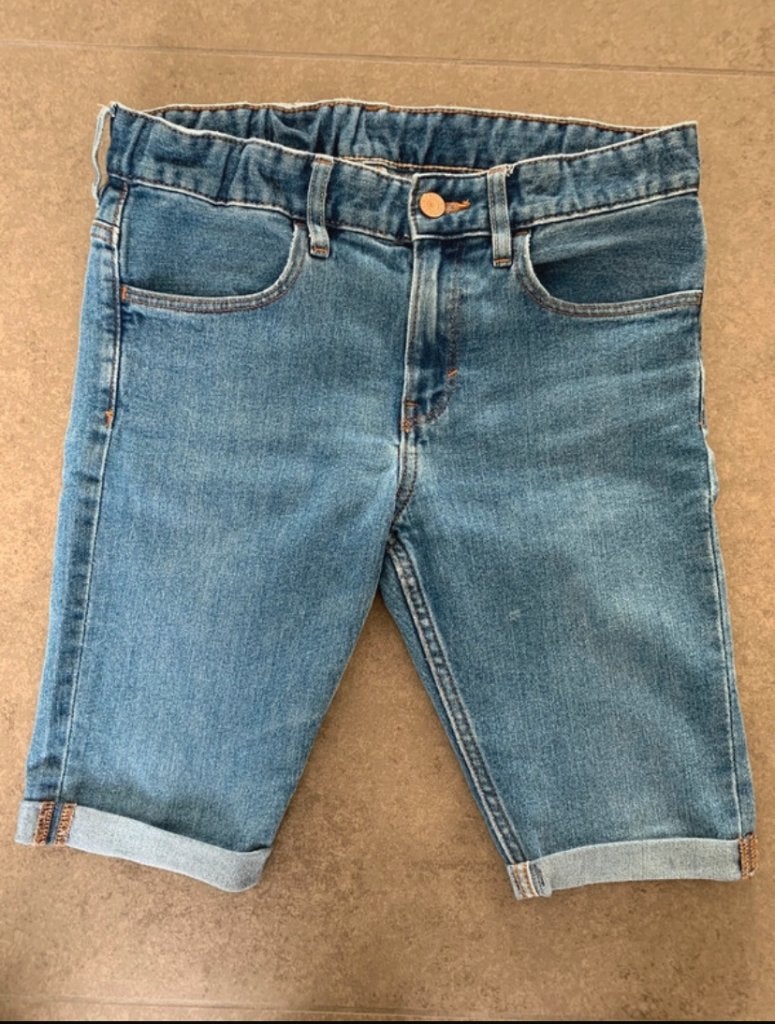 jeans short H&M, verstelbaar, maat 146, in perfecte staat, Enfants & Bébés, Vêtements enfant | Taille 146, Enlèvement ou Envoi