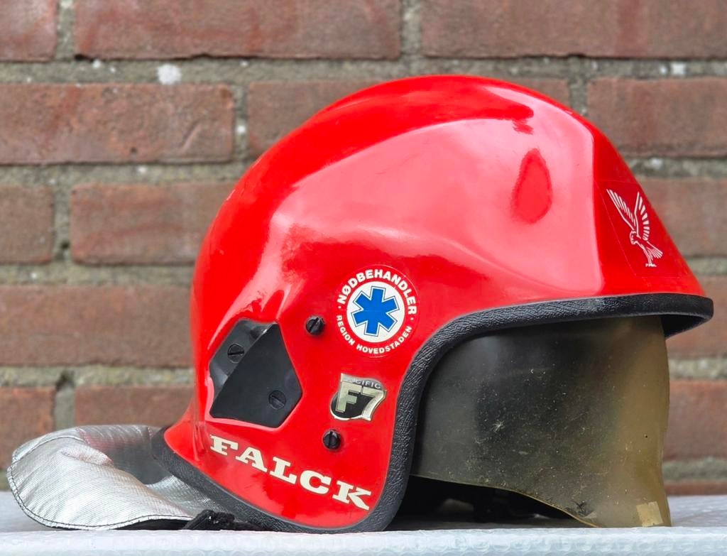 Brandweerhelm brandweer Denemarken Falck casque pompier, Ophalen of Verzenden