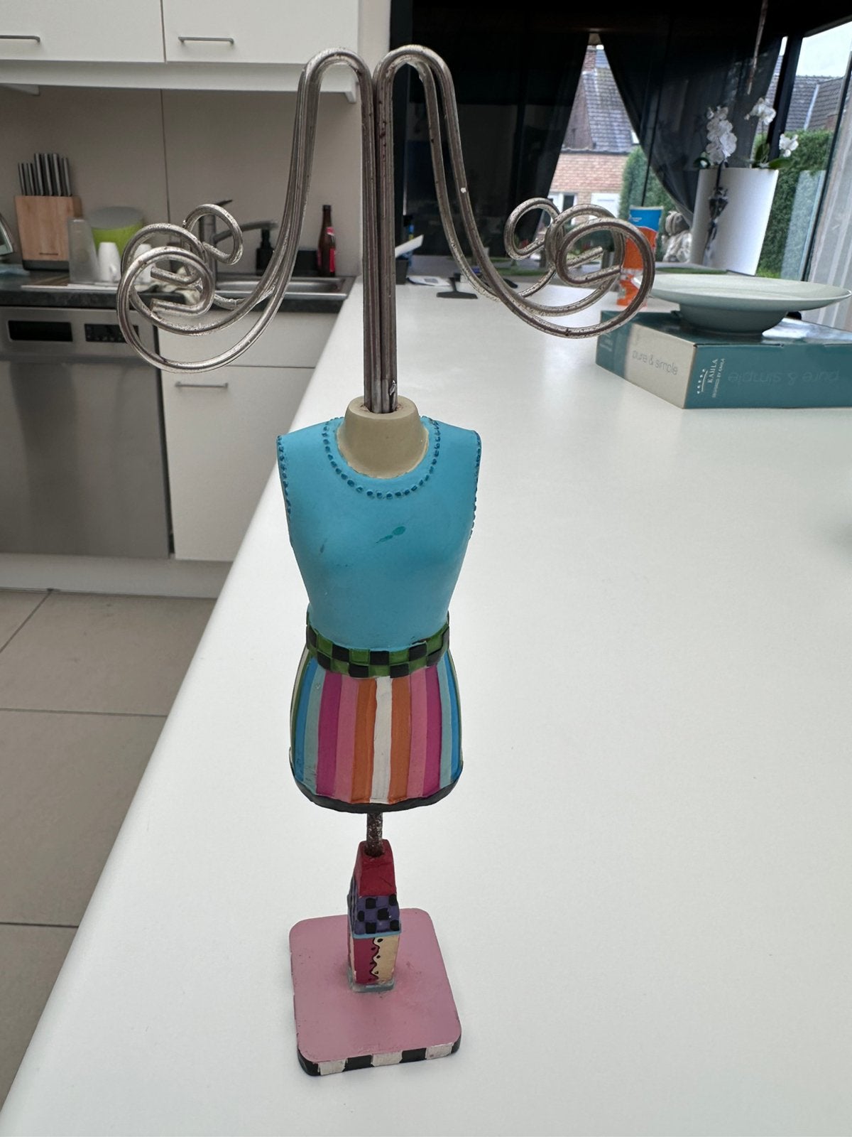 Decoratieve sieradenhouder/paspop – kleurrijk – handgemaakt, Ophalen, Zo goed als nieuw