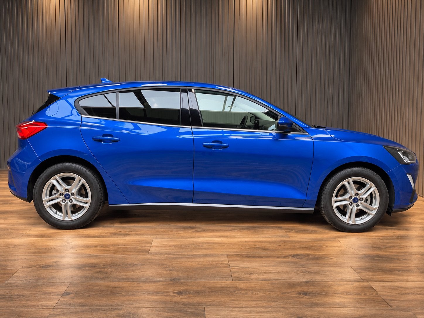 Ford Focus 1.0Ecoboost 125pk Trend automaat, Auto's, Gebruikt, Euro 6, Blauw, Bedrijf