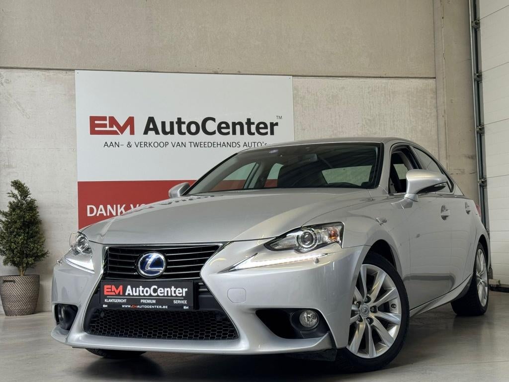 Lexus IS 300h 2.5i Executive Line E-CVT Hybrid CAM-Keyless, Auto's, Lexus, Zwart, 103 g/km, Leder, Bedrijf