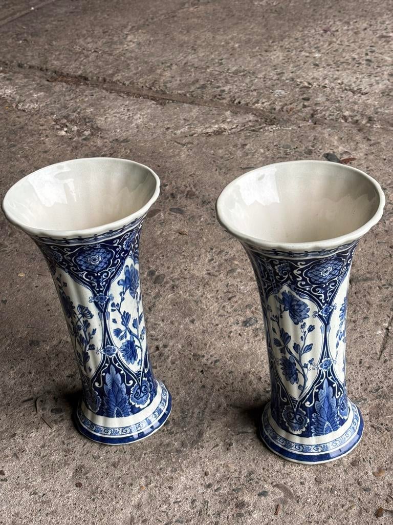 Vases Delfts, Enlèvement
