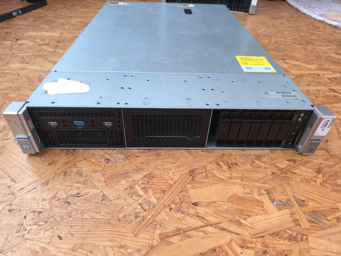 HPE proliant dl380 gen9, Computers en Software, Ophalen, 2 tot 3 Ghz, 32 GB, Hot swappable onderdelen