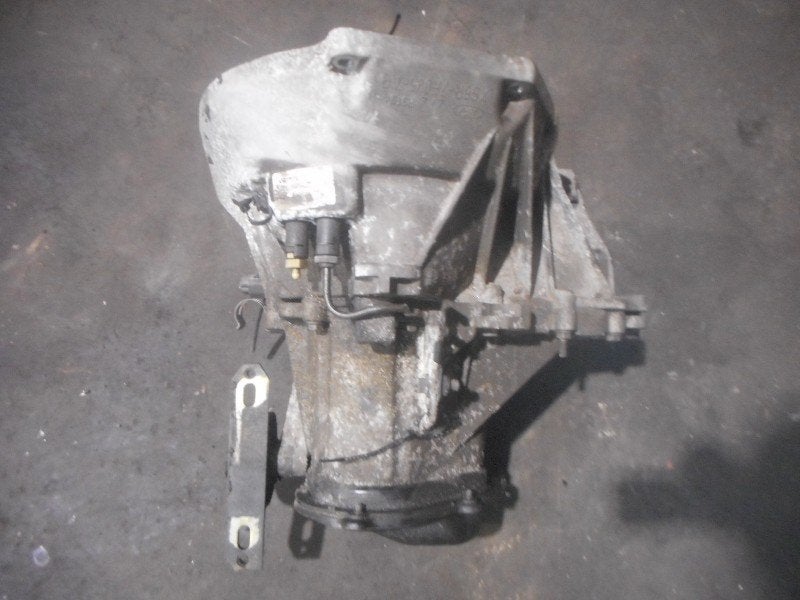 VERSNELLINGSBAK Ford Ka I (01-1996/11-2008), Gebruikt, Henry-Ford-Straße  1
50735  Köln, DE, Ford-Werke GmbH, Kunden@ford.com