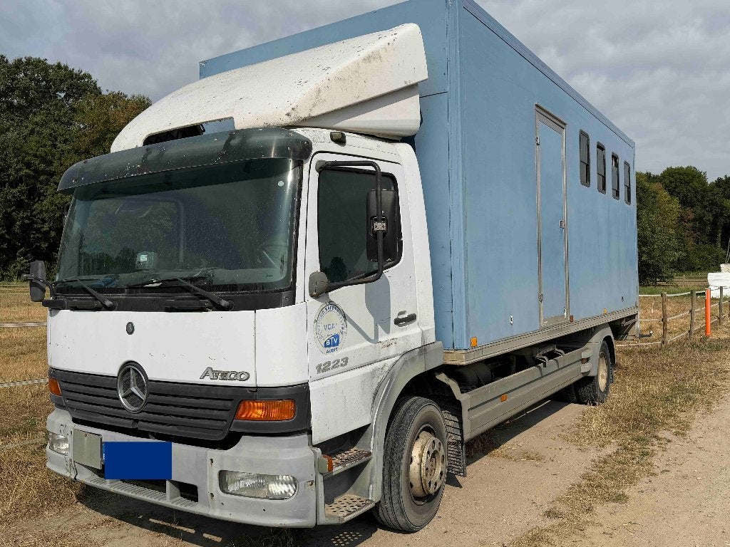 Merceds Atego 1223 - paardenvrachtwagen, 4 deurs, Blauw, Mercedes-Benz, Overige kleuren