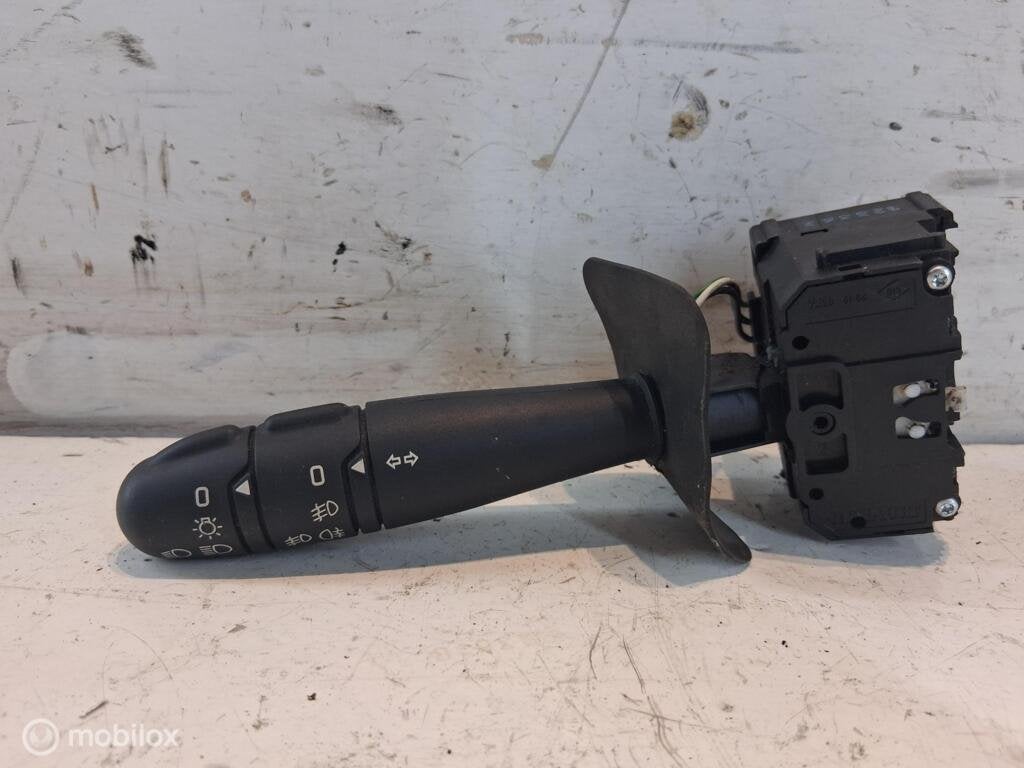 Knipperlichtschakelaar Renault Clio II ('98-'08) 7701048957, Gebruikt, Renault, Ophalen of Verzenden, Renault