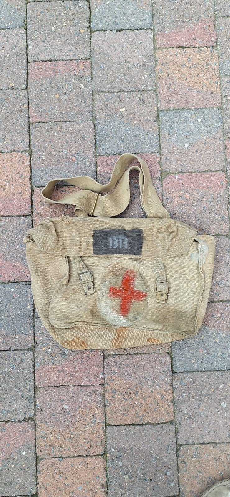 Sac medic anglais, Enlèvement