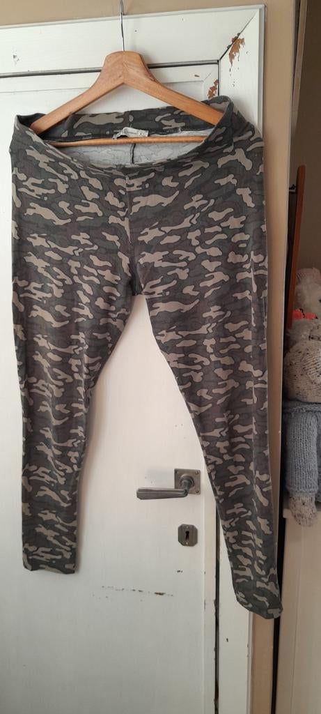 Camouflage stretch legging X.L., Ophalen, Gedragen, Legging