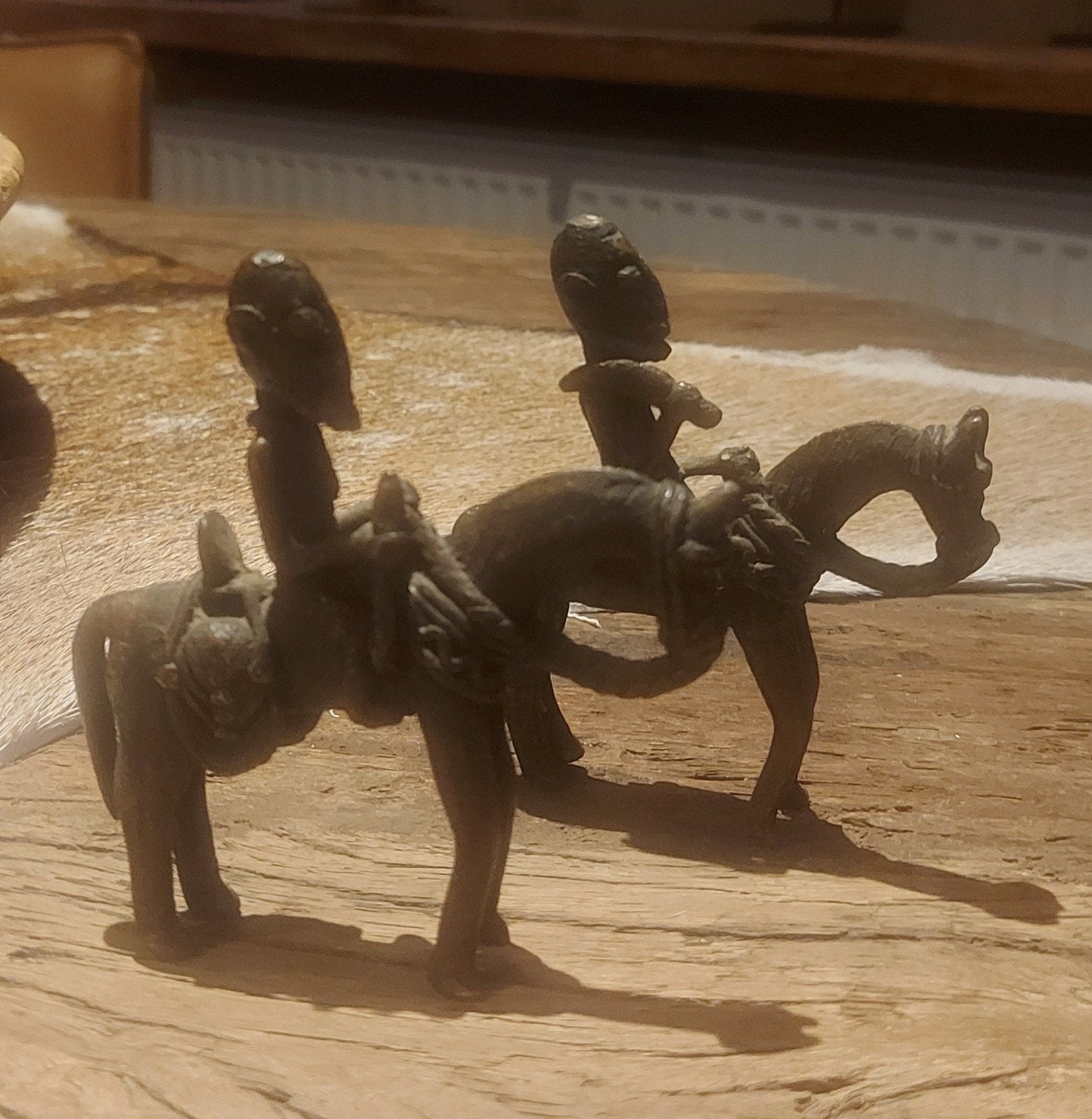 Cavaliers Dogon en bronze, Fait main, Sculpture, Afrique, Enlèvement ou Envoi
