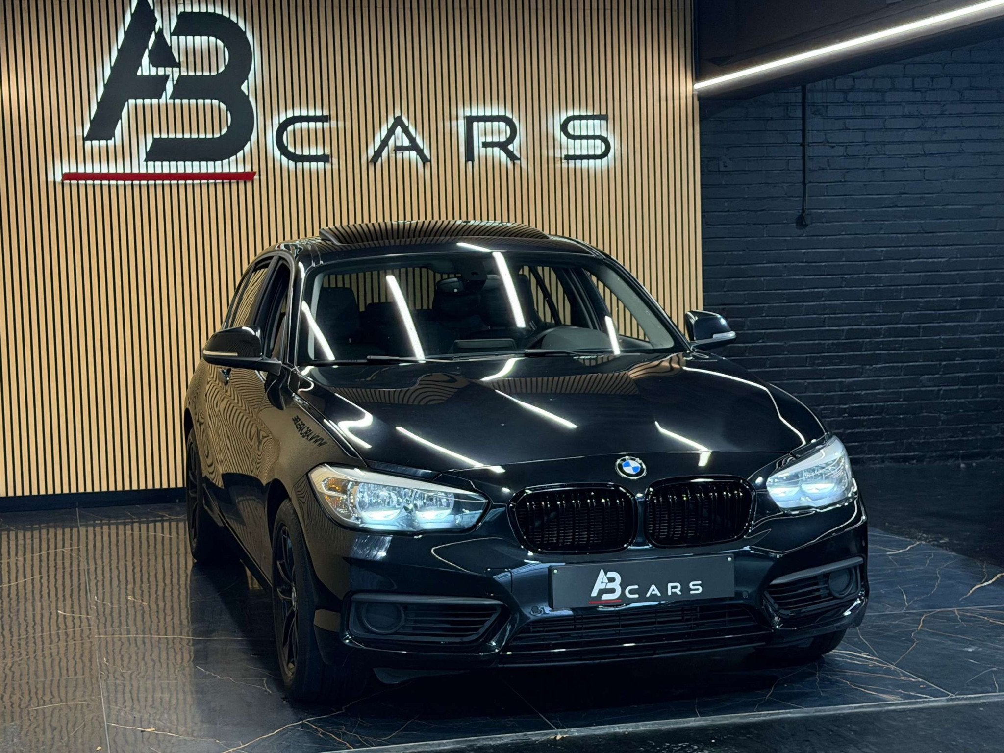 BMW 1 Serie 120 I SPORT * GARANTIE 12 MOIS * (bj 2016), Auto's, 1 Reeks, Gebruikt, 4 cilinders, Bedrijf