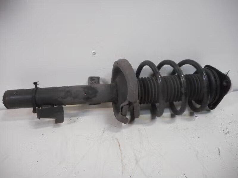 VEERPOOT RECHTS VOOR Ford Kuga I (8v41-18045-ea), Gebruikt, Ophalen of Verzenden, Henry-Ford-Straße 1 50735 Köln, DE, Ford-Werke GmbH