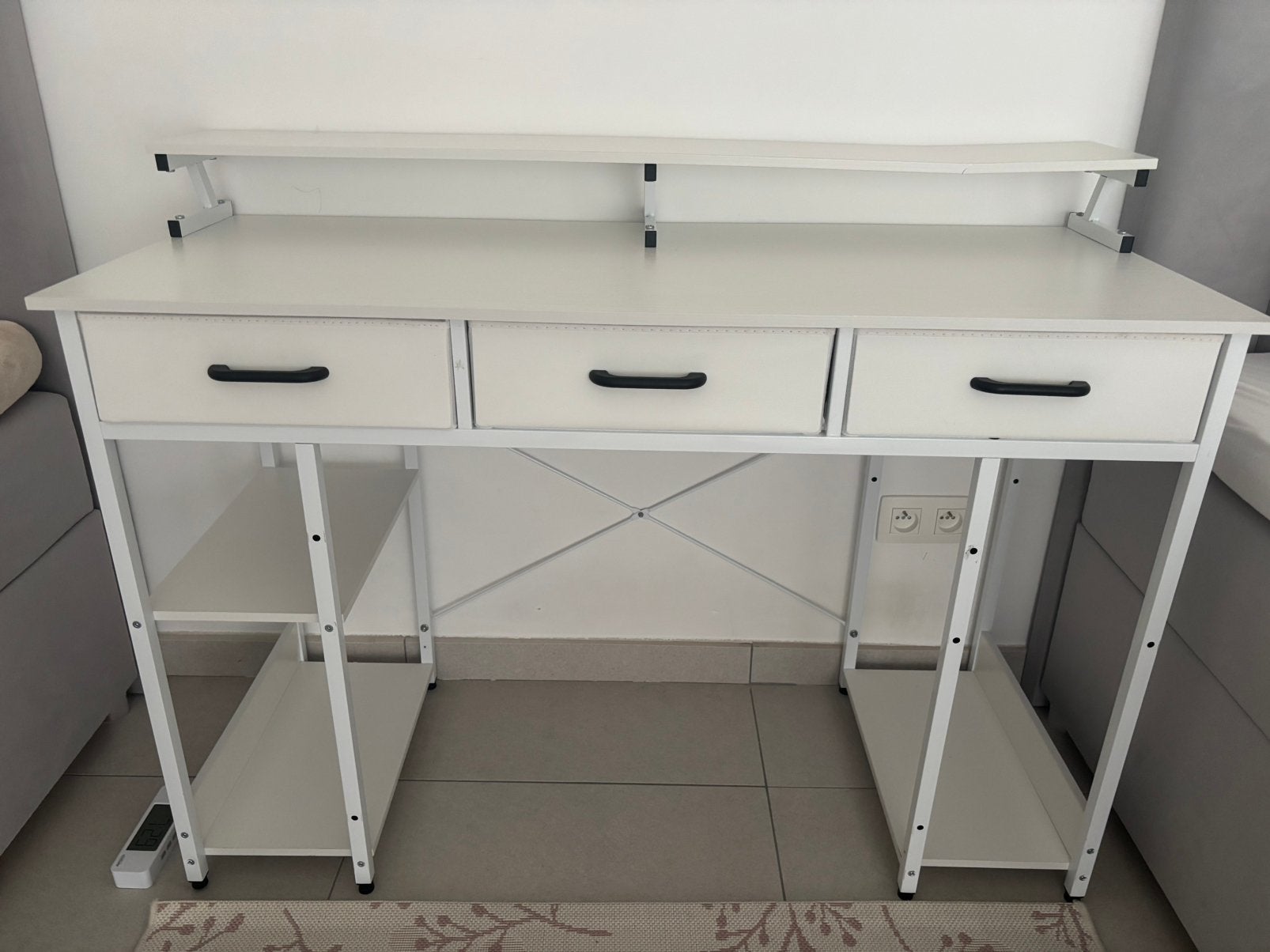 Wit Bureau met Monitorverhoger 3 Laden en Open Planken, 120 cm, 45 cm, Utilisé, Bois