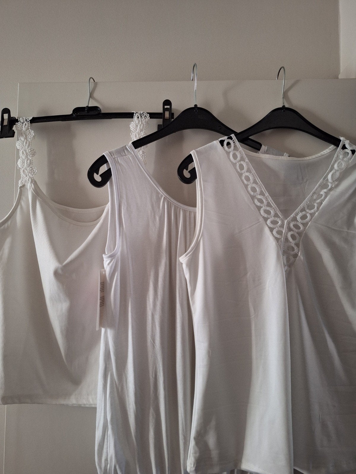nu 3 nieuwe topjes m42 voor 5euro, Kleding | Dames, Topjes, Ophalen of Verzenden