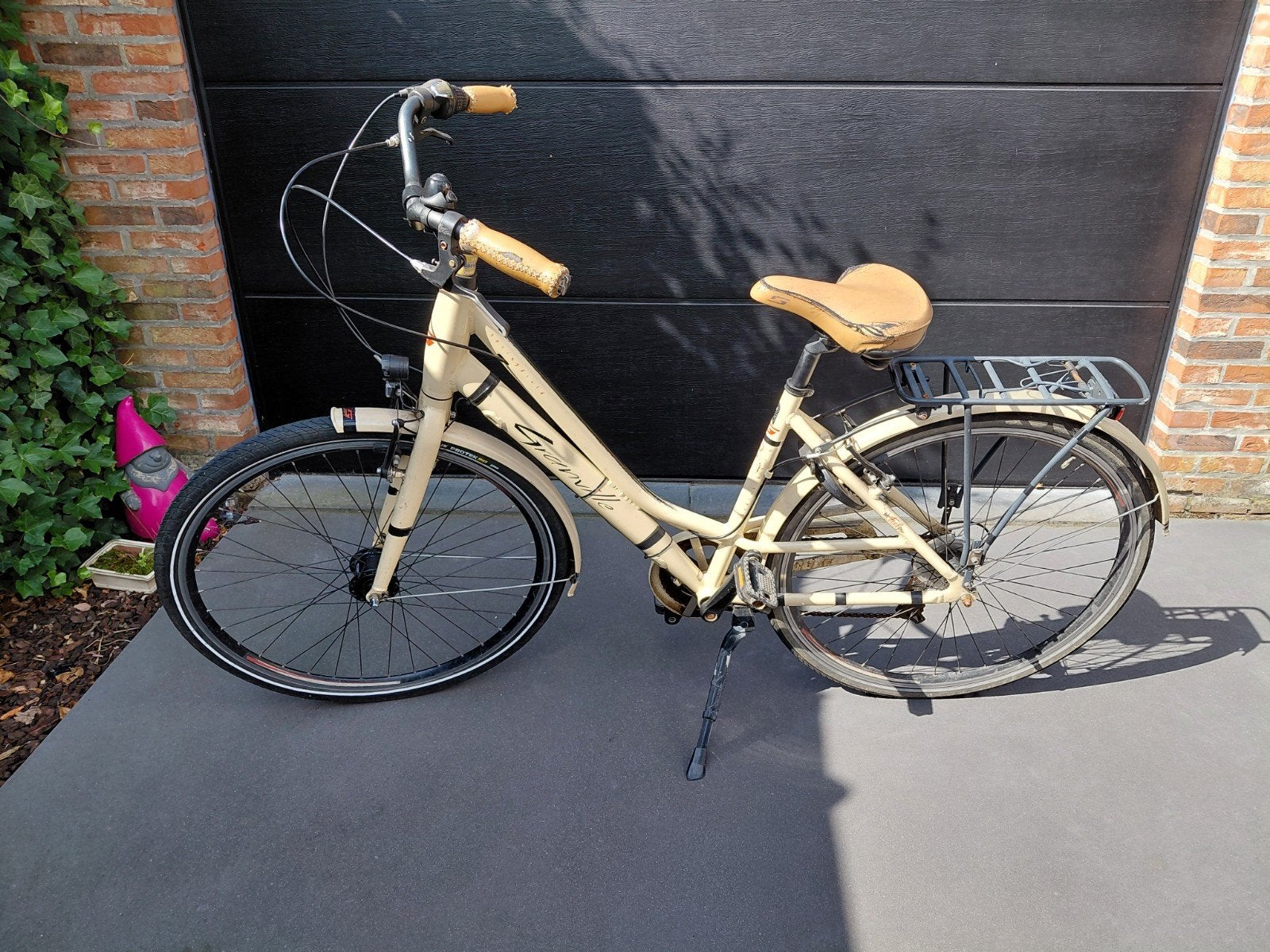 Mooie damesfiets, beige, in zeer goede staat., Fietsen en Brommers, Ophalen, Gebruikt