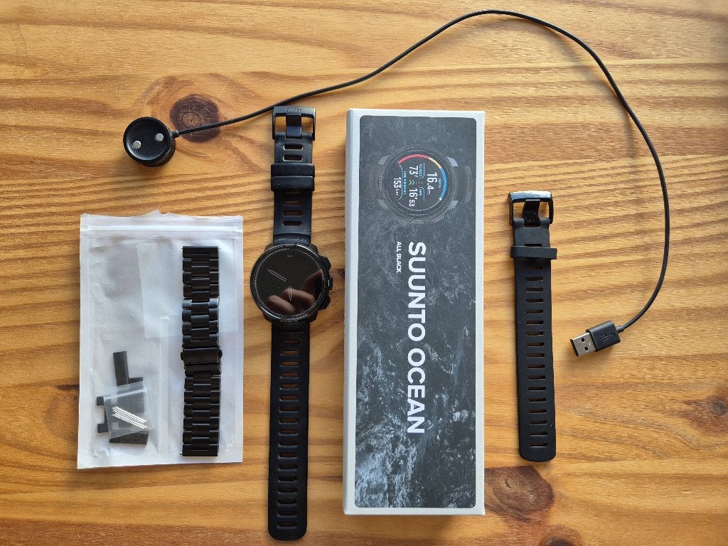 Suunto Ocean entièrement noire, Sports nautiques & Bateaux, Enlèvement ou Envoi, Comme neuf, Ordinateur de plongée
