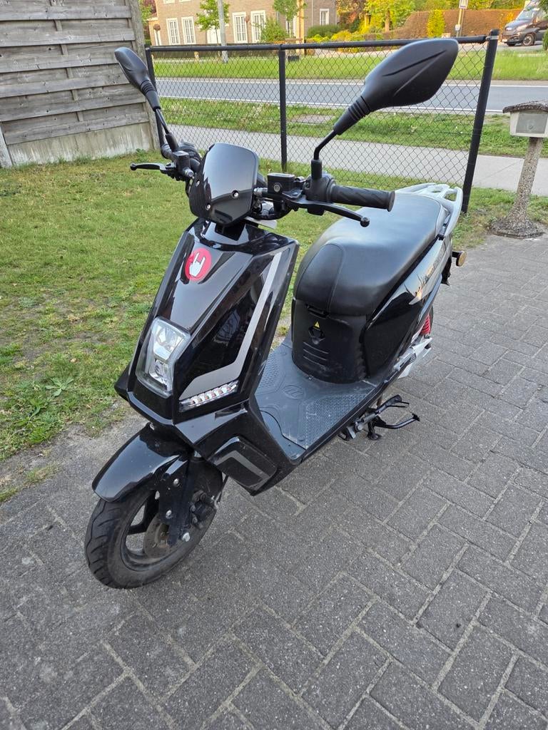Lifan e3 Elektrische scooter klasse a, Ophalen