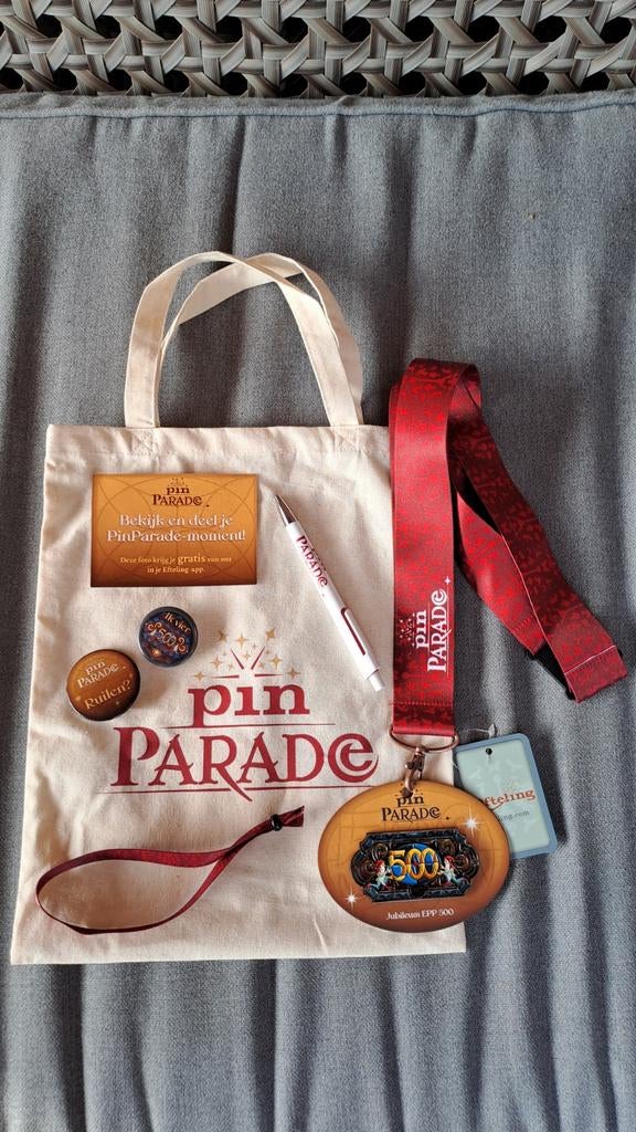 Efteling Pin Parade goodiebag, Ophalen