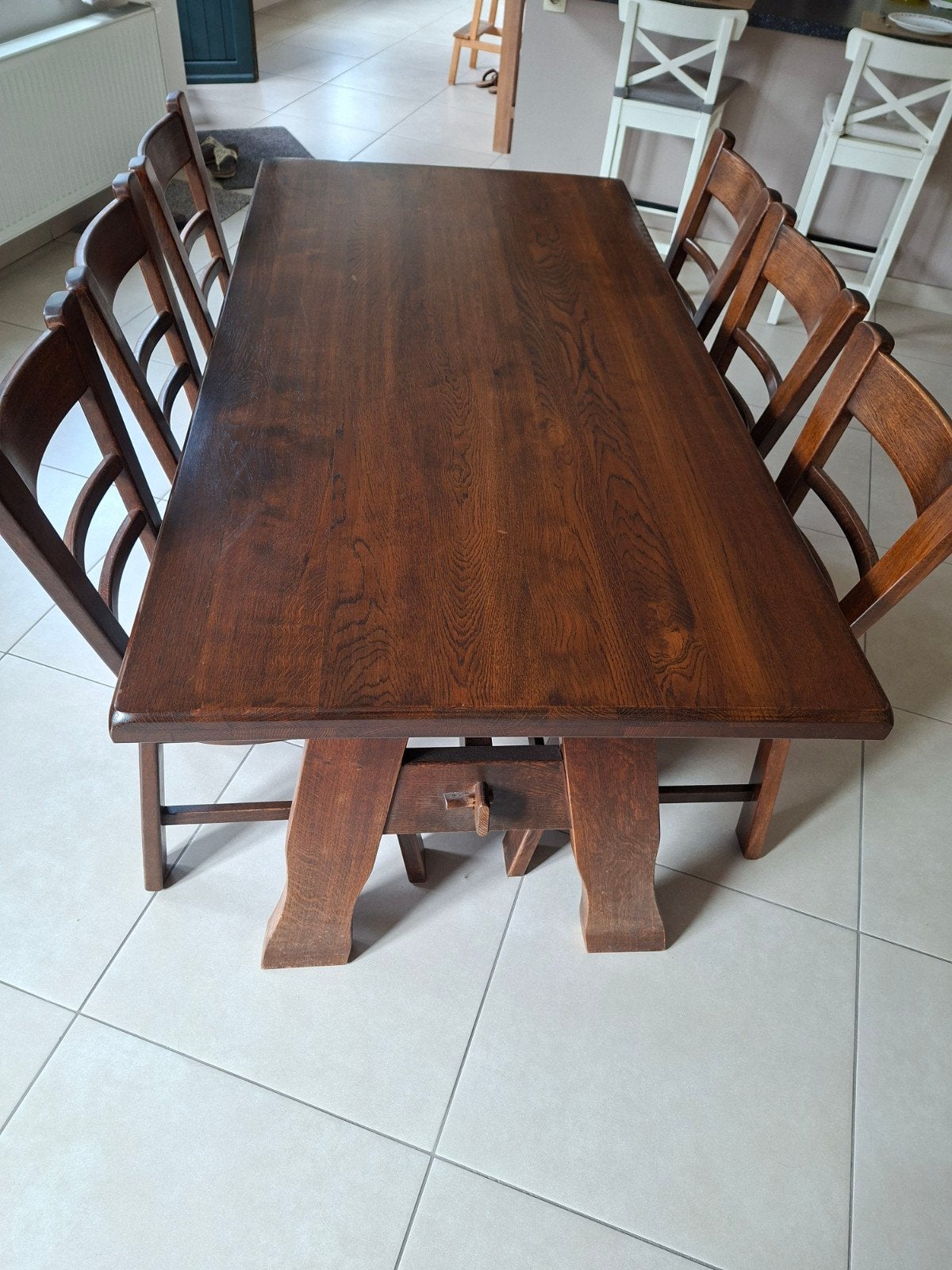 Massief eiken tafel, Enlèvement
