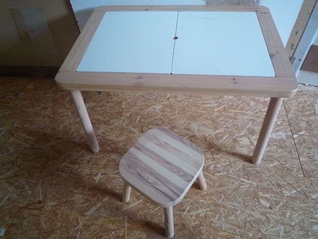 Kindertafel Ikea - type Flisat - 63 x 58 cm + 3 stoeltjes, Enlèvement, Utilisé, Table(s)