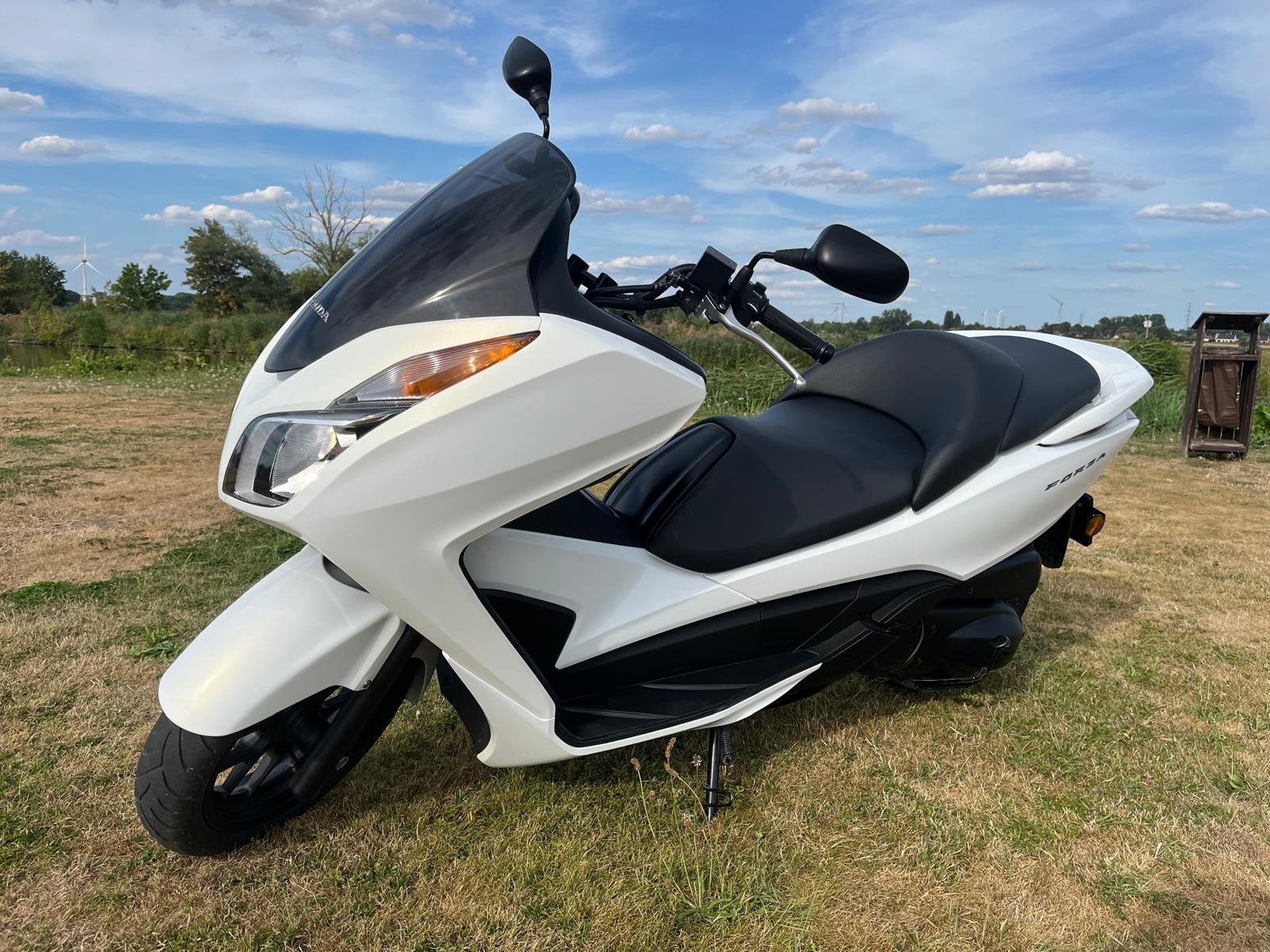 Scooter honda Forza 300 8.900 km seulement, 300 cm³, Comme neuf, Enlèvement